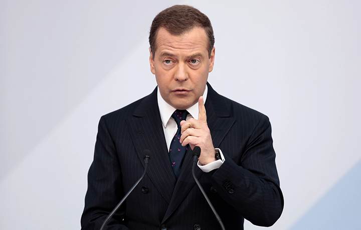 Подробнее о статье Medvedev on Putin’s speech at the Russian Foreign Ministry with a new idea to end the conflict: