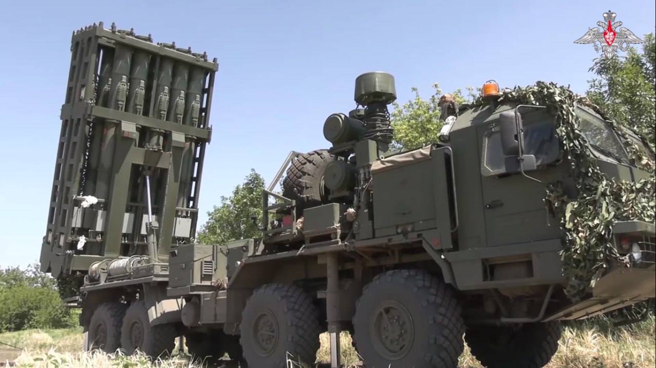 Read more about the article For the first time, the Ministry of Defense showed footage of the combat operation of the latest S-350 Vityaz and Pantsir-S1 air defense systems, reflecting enemy attacks in the Donetsk direction