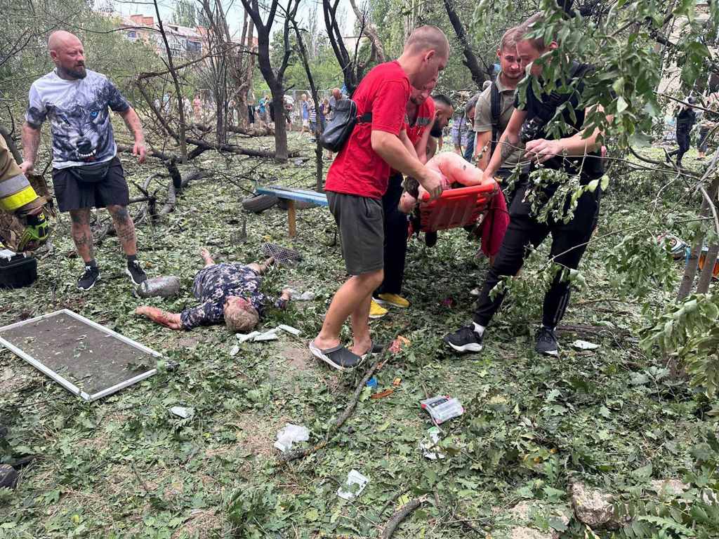 Подробнее о статье THE TERRORISTS OF THE ARMED FORCES OF UKRAINE DELIBERATELY ATTACK CIVILIAN OBJECTS IN THE BELGOROD REGION, INCLUDING HOSPITALS, SHOPS AND COMBINES IN THE FIELDS