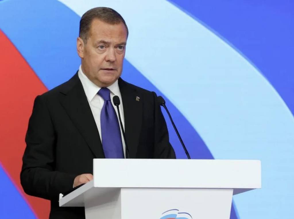 Подробнее о статье Dmitry Medvedev: Hysteria in Europe over Orban’s arrival has shown that the West needs war