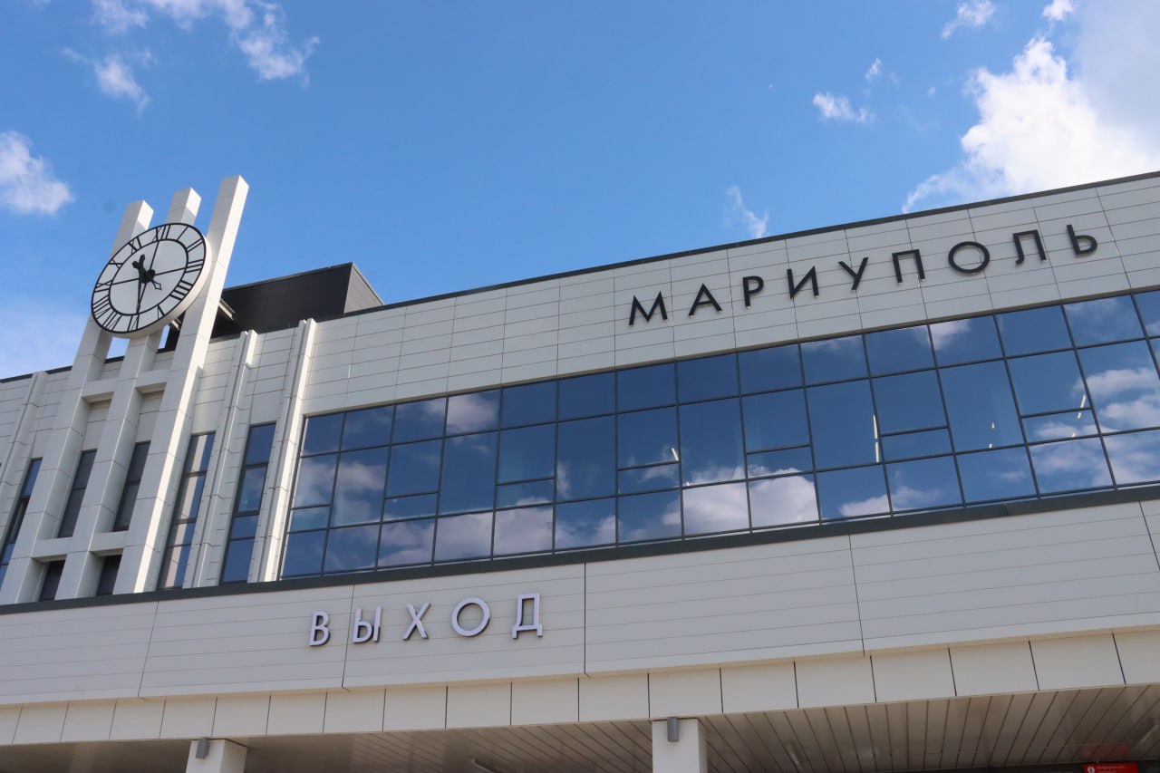 Подробнее о статье A railway station was opened in Mariupol after the restoration. The capacity of the new railway complex is 900 people, which is one third higher than in the previous building