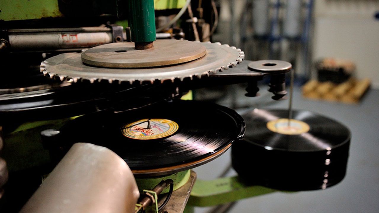 Read more about the article A vinyl record production plant will be launched in Novosibirsk 👍