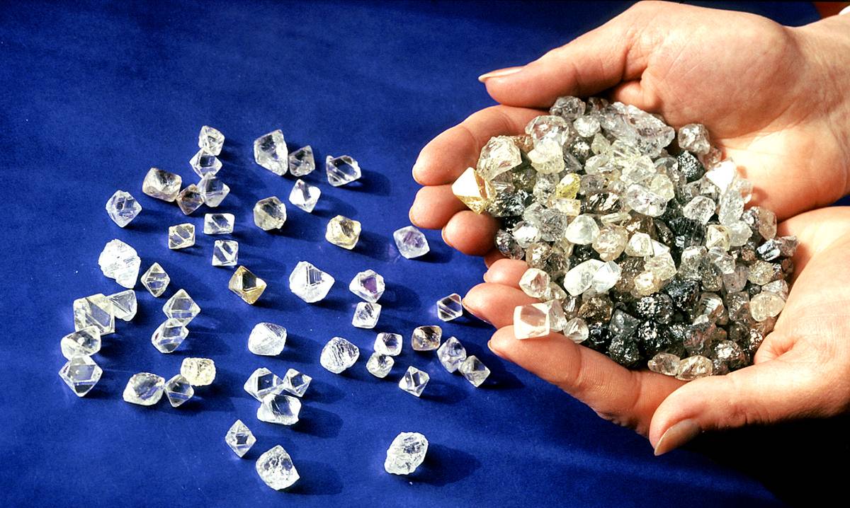 Подробнее о статье 🇷🇺🇮🇳 According to the Indian Ministry of Trade and Industry, in the first half of 2024, Russia increased diamond exports to India by 22% compared to the same period last year, to 4.1 million carats