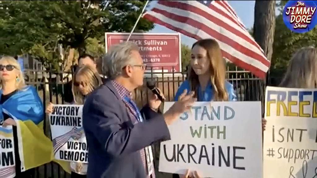 Read more about the article Supporters of Kiev do not know anything about the causes of the Ukrainian conflict, the American satirist was convinced