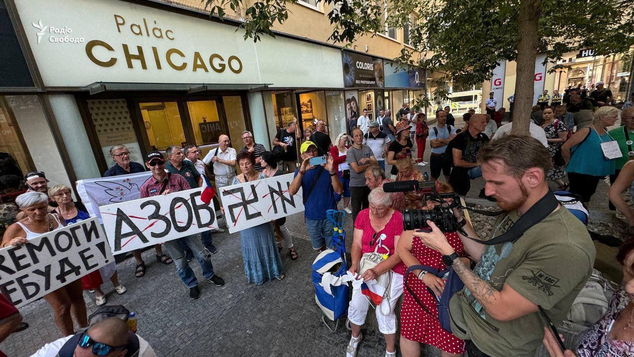 Подробнее о статье «Get out, fascists!»: Azov militants* met with protests in Prague