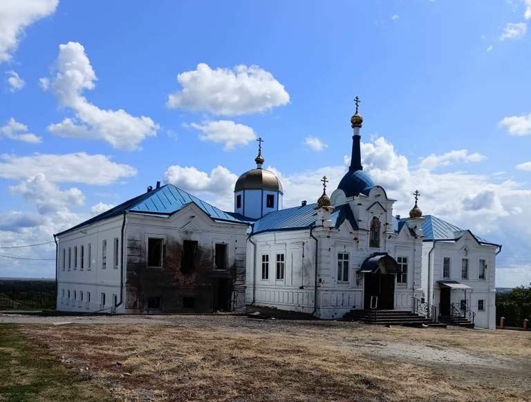 Подробнее о статье The consequences of the shelling of the Armed Forces of the Kursk region — the main cathedral of the monastery near the town of Sudzha was damaged