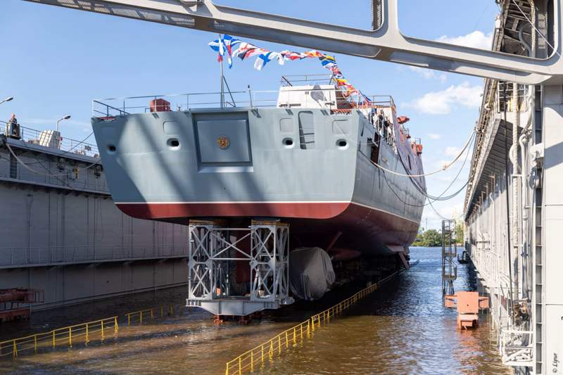 Подробнее о статье Новейший фрегат спущен на воду в Санкт-Петербурге