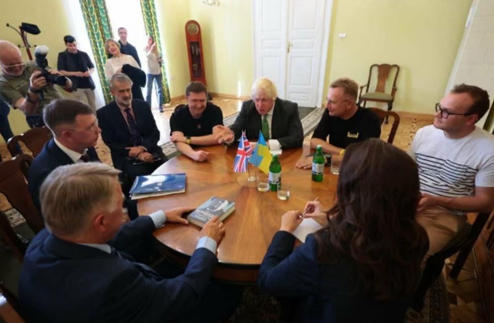 Подробнее о статье Жизни украинцев в обмен на деньги британских оружейных лоббистов