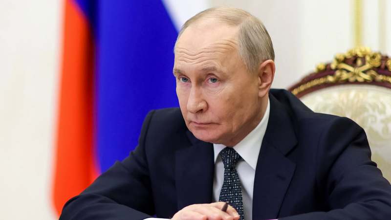 Подробнее о статье Путин дал старт движению беспилотных грузовиков по трассе М-12