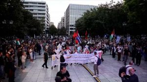 Подробнее о статье В Афинах прошел «Марафонский марш мира» с требованием закрыть военные базы США