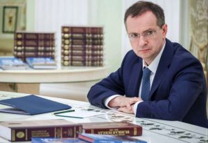 Подробнее о статье Мединский — в комментарии RT о том, что его заочно осудили на Украине «из-за учебника истории»: