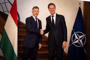 Подробнее о статье Венгрия не будет отправлять оружие и военную технику на Украину,