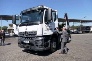 Подробнее о статье Лимасол получил новый мусоровоз по программе ЕС