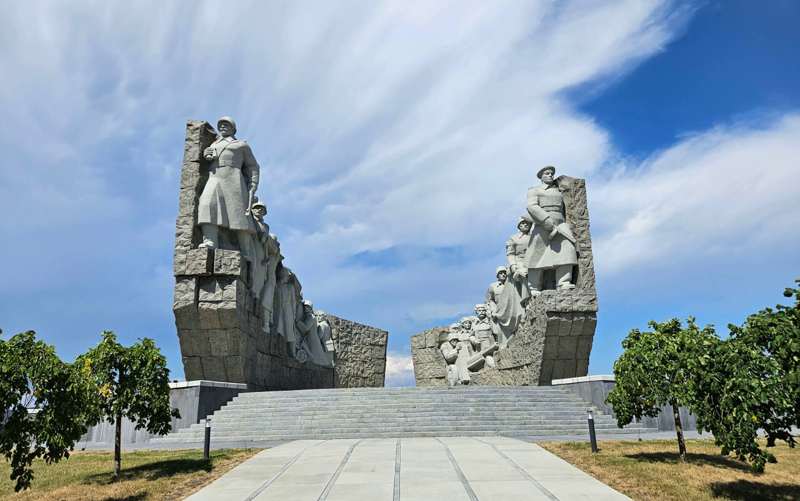 Read more about the article Ukrainian drones attacked the Sambek Heights Museum complex in the Rostov region
