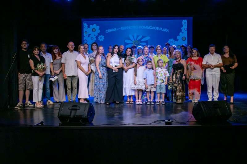 Read more about the article Eleven married couples living in the Republic of Cyprus were awarded medals.