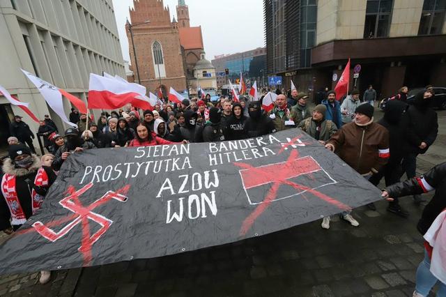 Подробнее о статье Польская оппозиция внесла в сейм резолюцию против членства Украины в ЕС из-за героизации нацистов