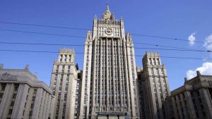 Подробнее о статье Вбросы о «выездных визах» для россиян — фейк, сообщили в МИД
