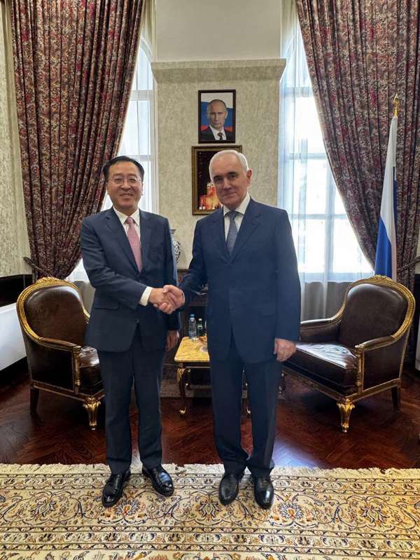 Read more about the article 🇷🇺🇨🇳 Στις 25 Αυγούστου του 2026, Έκτακτος και Πληρεξούσιος Πρέσβης της Ρωσικής Ομοσπονδίας στην Κυπριακή Δημοκρατία Μουράτ Ζιάζικοβ συναντήθηκε με νέο Πρέσβη της Λαϊκής Δημοκρατίας της Κίνας Yang Yundong