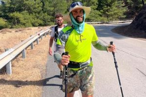 Read more about the article Ένας Κύπριος έγινε ο πρώτος στην ιστορία που έτρεξε 700 χιλιόμετρα κατά μήκος της ακτογραμμής του νησιού σε 8 ημέρες