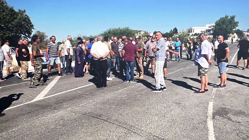 Подробнее о статье Виноградари Пафоса вышли сегодня на акцию против решения правительства