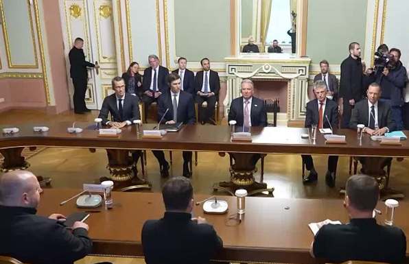 Подробнее о статье Разжигатели войны приехали в Киев говорить о мире
