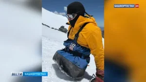 Read more about the article “Believe in yourselves”: Rustam Nabiev, who conquered Everest with his hands, spoke at IYF-2026