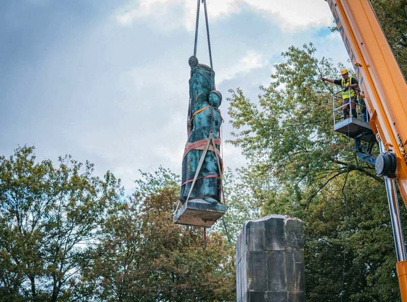 Read more about the article In the Polish city of Rzeszów, the Monument of Gratitude to the Red Army is being dismantled piece by piece