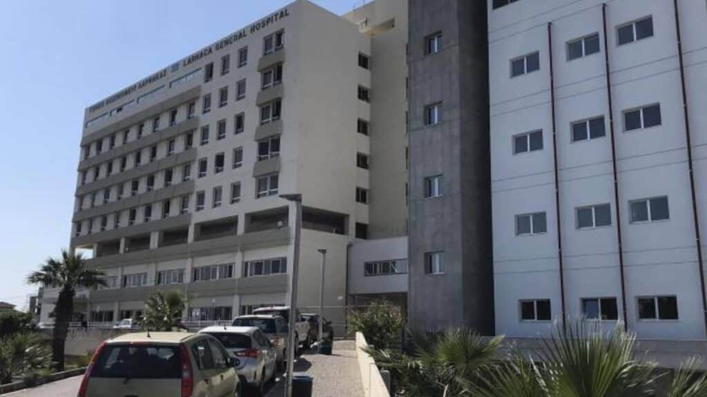 Read more about the article Στο νοσοκομείο Λάρνακας οι νοσηλεύτριες σταμάτησαν την εργασία λόγω υπερπληρότητας και έλλειψης θέσεων