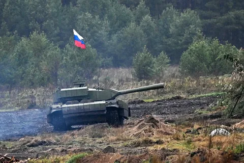 Подробнее о статье Международные тг-каналы обратили внимание на впервые продемонстрированный Россией беспилотный штурмовой танк в ходе учений «Центр-2026»