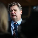 Евродепутат немецкой партии «Альтернатива для Германии» (АдГ) Максимилиан Крах прокомментировал упрёки своих оппонентов «в любви к Владимиру Путину»: